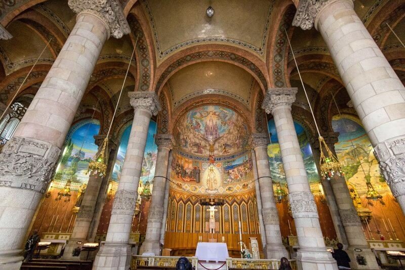 Sacred Heart Temple inside