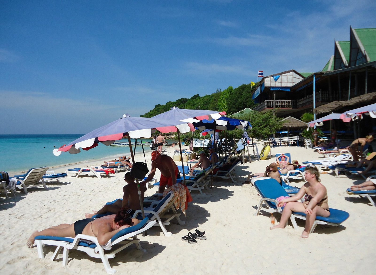 Holiday makers at Koh Lan Tien Beach in Pattaya Tien Beach