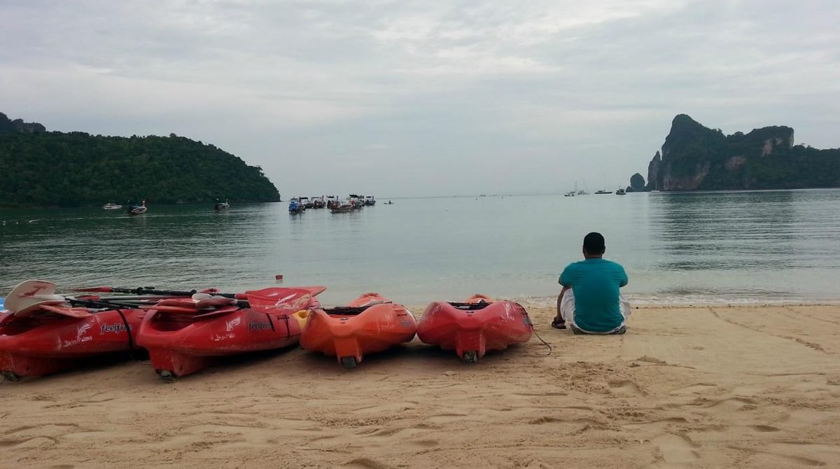 Photo kayak for rent on Lo Dalam Beach You can rent a kayak