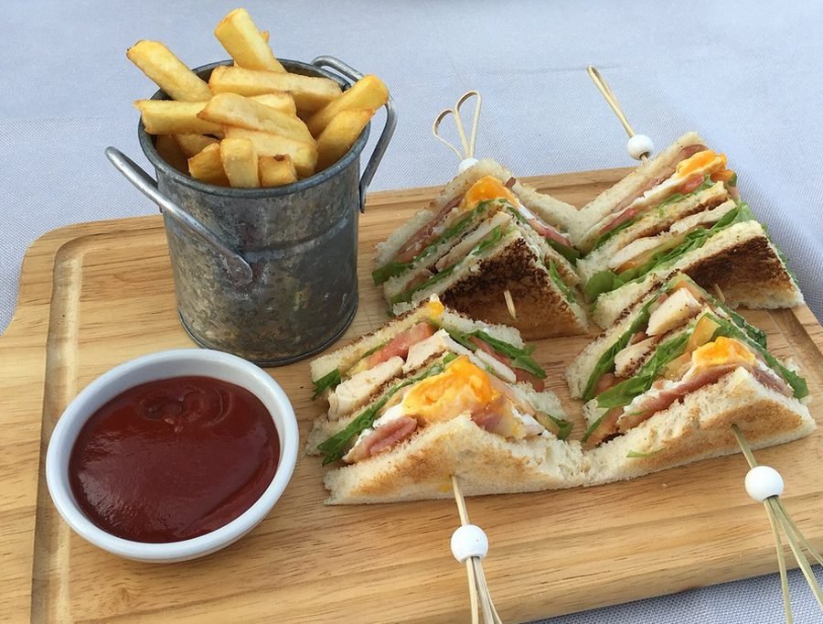 Lunch at one of the cafes along Chaweng Beach Chaweng Beach is a great place to have lunch