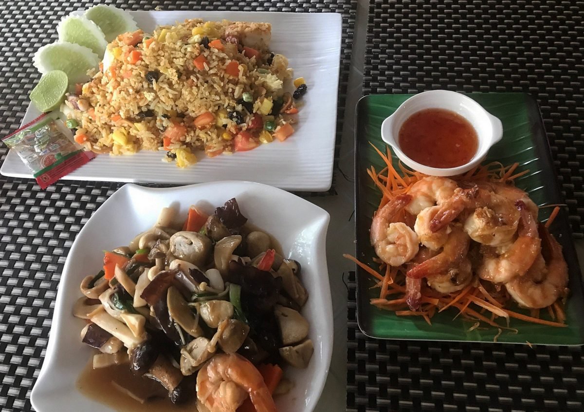 Lunch in a not expensive cafe, Ao Nang Cafe food in Ao Nangekaf