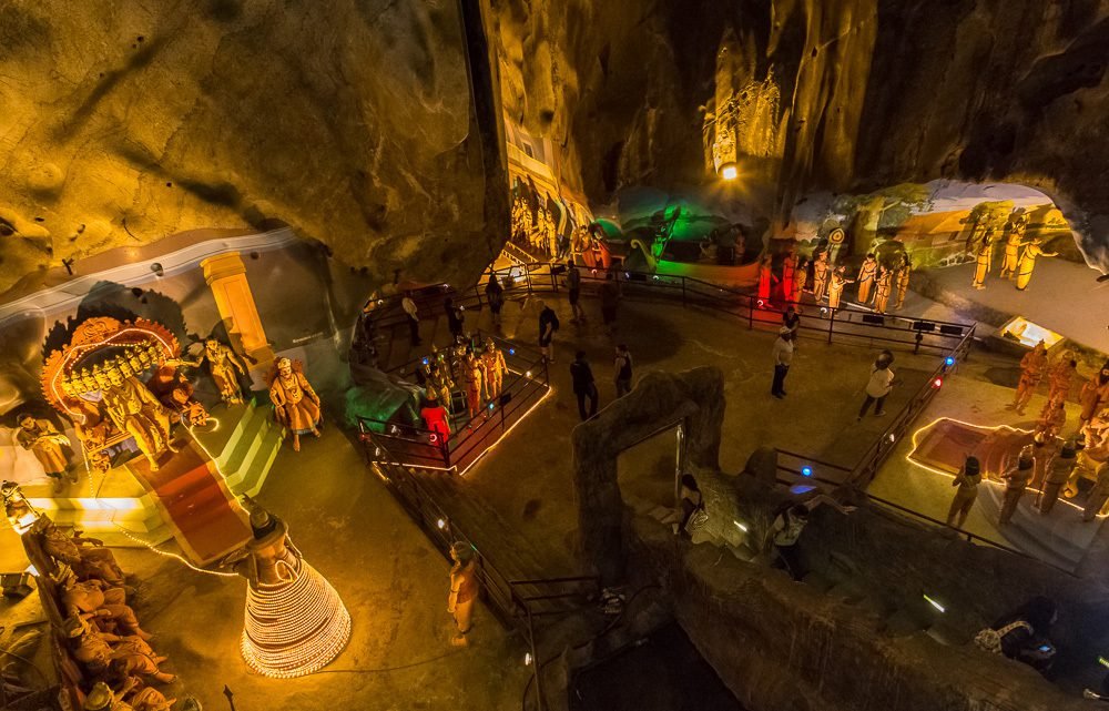 Photos of statues in the Ramayana Cave Ramayana Epic Cave