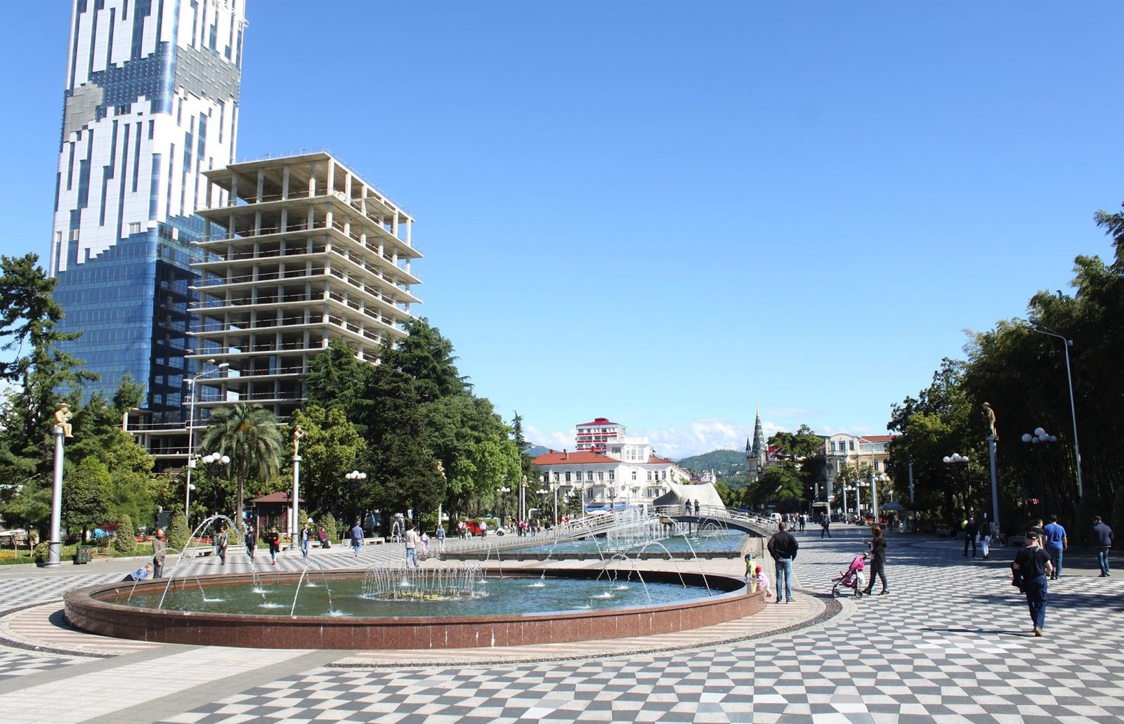 Singing fountains in Batumi Walking along the boulevard