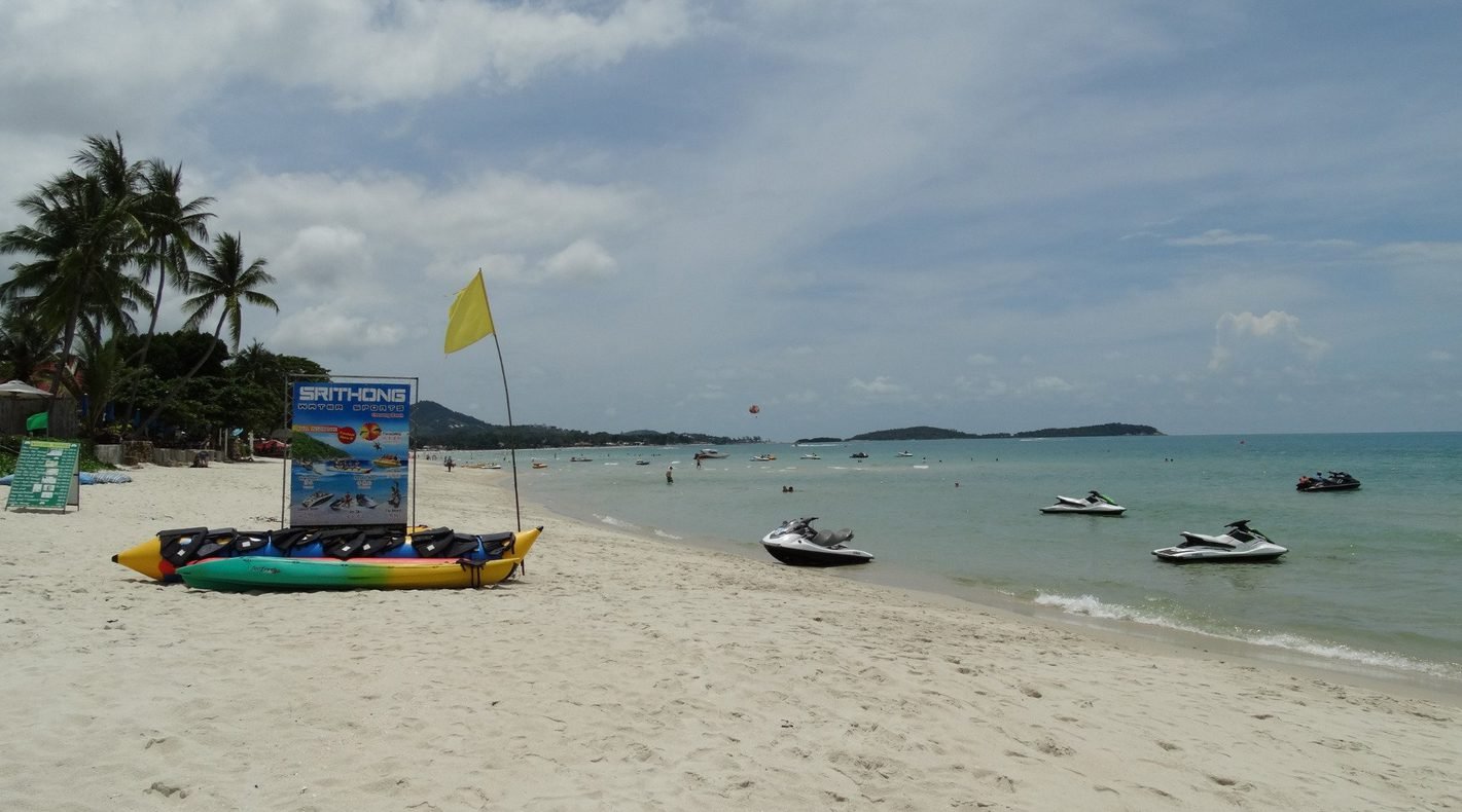Choose from a variety of water activities at Chaweng Beach Chaweng Beach Activities