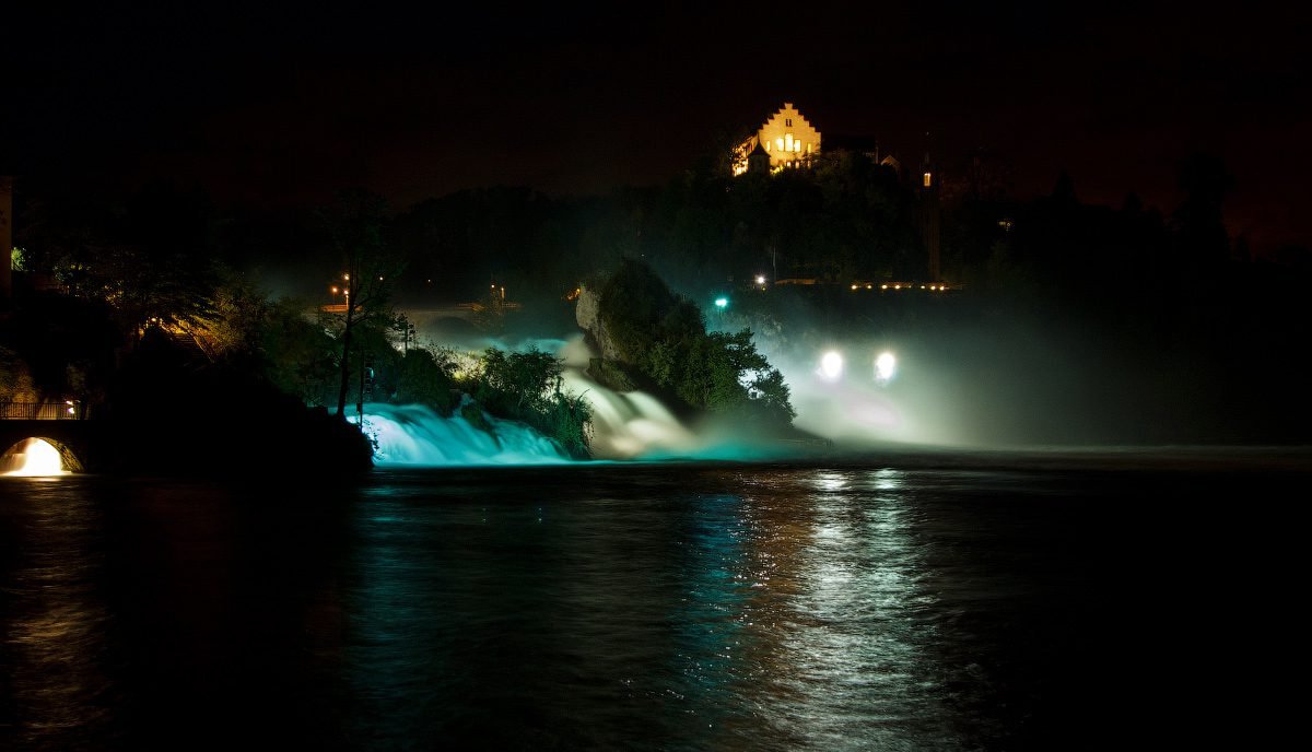 Photo of the Rhine waterfall at night Evening view of the waterfall