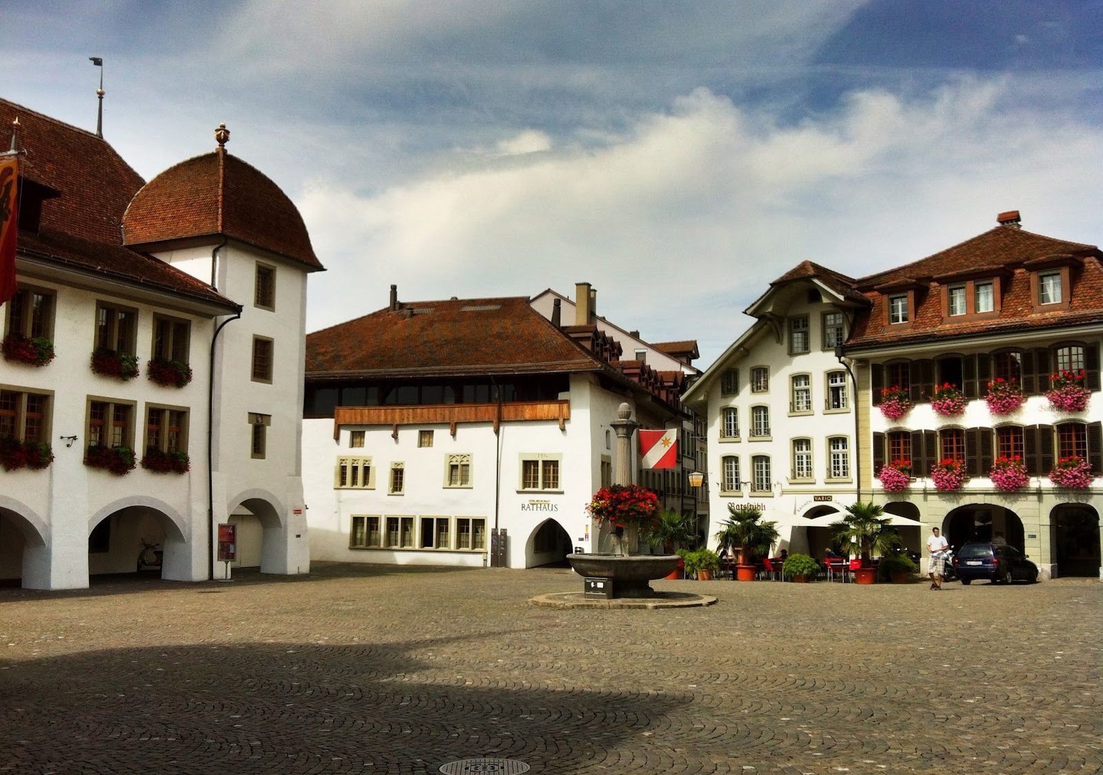 Photo of the central square of Thun, on the left - the city hall Central square of Thun