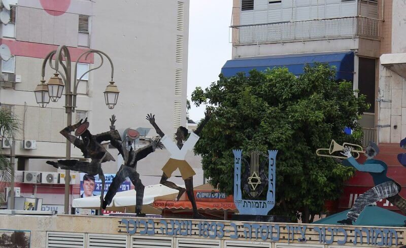 Sculptures of women in Petah Tikva, Israel Sculptures of women in Petah Tikva