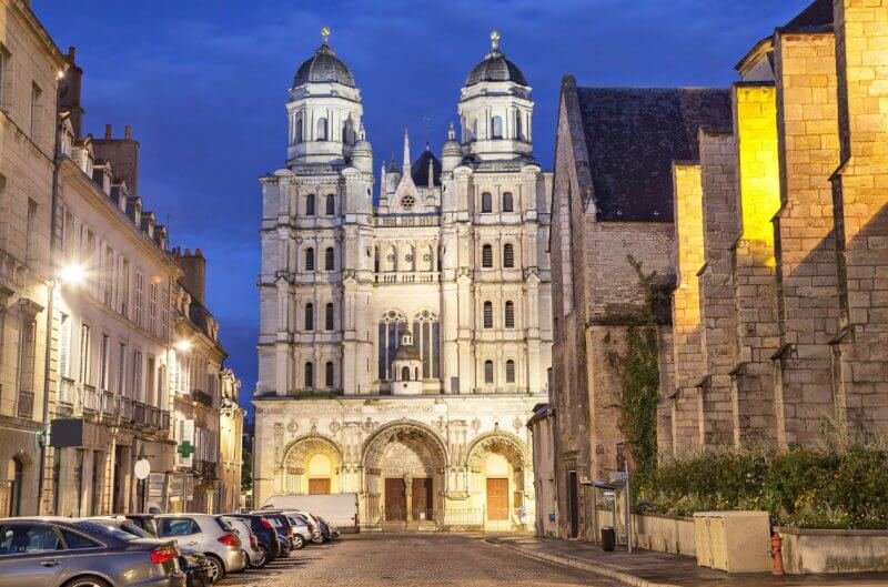 Photo: Saint Michael's Cathedral in Dijon St. Michael's Church