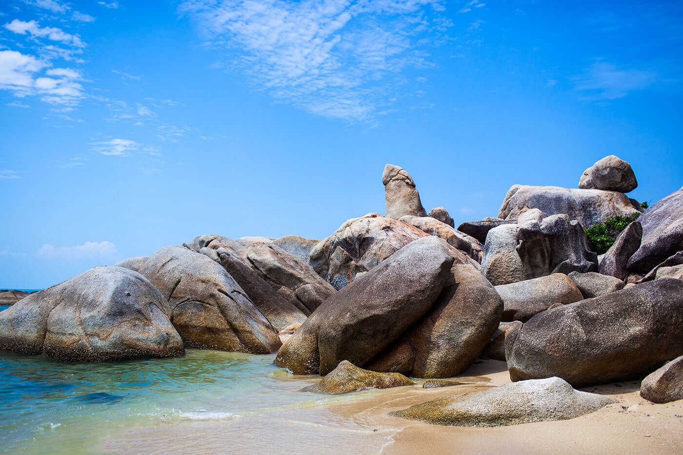 Photo of the boulders "grandfather and grandmother" on Lamai beach Boulders in the south of Lamai Beach