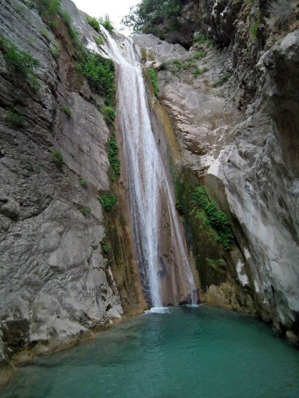 Photo of a waterfall near the settlement of Rahi Waterfall near the settlement of Rahi