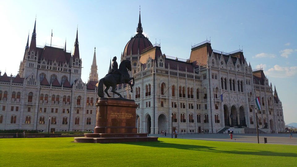 Lajos Kossuth Square, Budapest