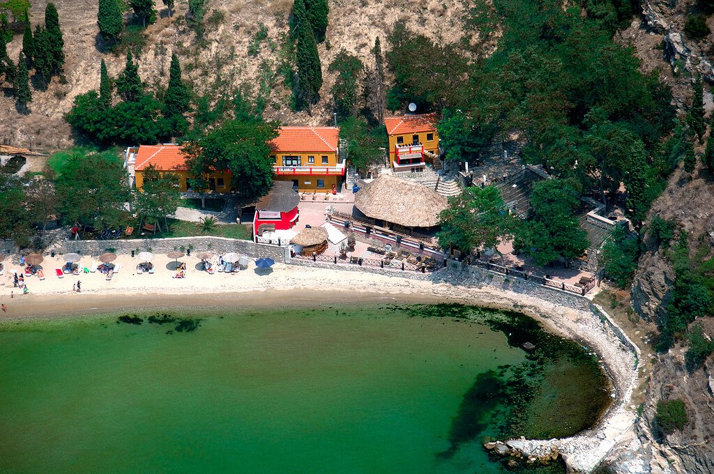 Aspri beach, top view Photo: Asprey Beach