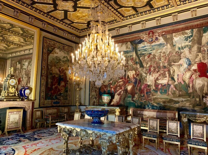 Photo: one of the halls in the castle of Fontainebleau The hall in the castle
