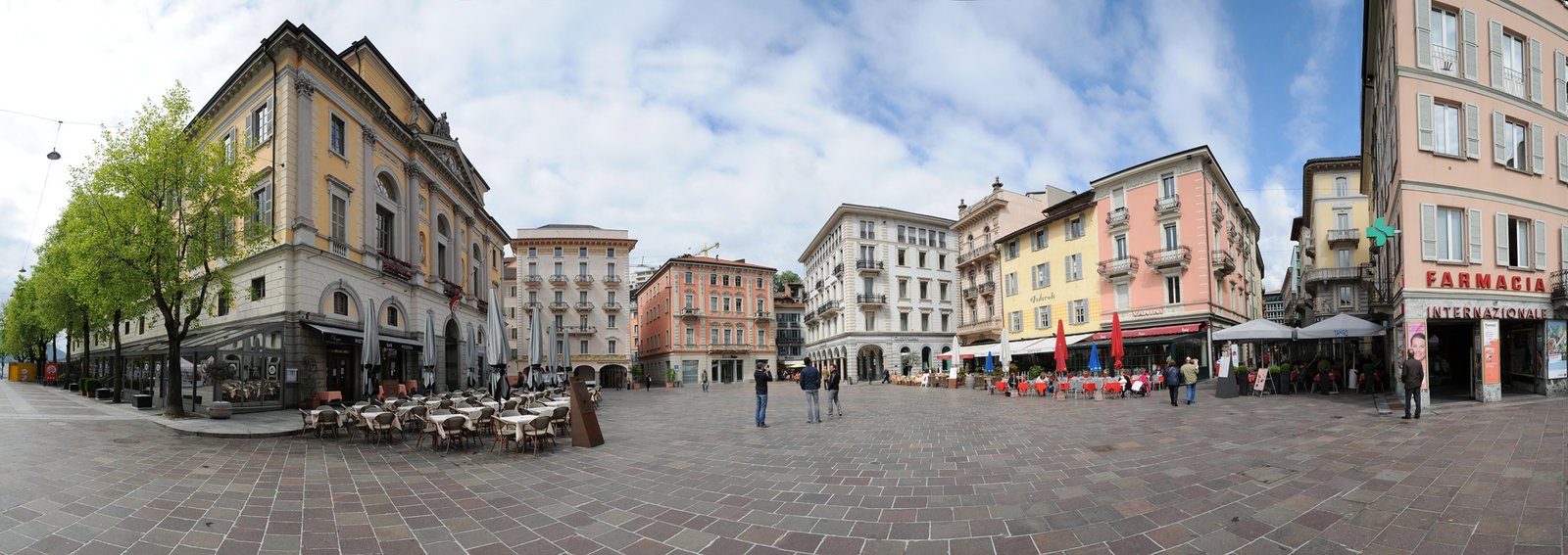 Panarama photo of Piazza della Riforma Panarama view of Piazza della Riforma
