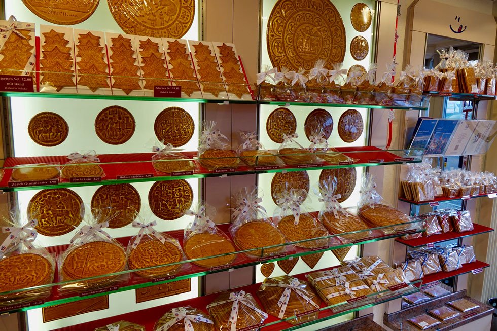 Photo of the shop window with Tirggel cookies Tirggel Cookies