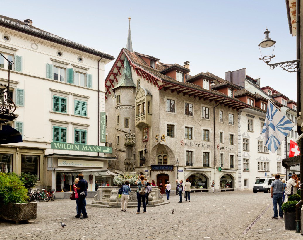 Photo Weinmarkt Square, Lucerne Weinmarkt Square