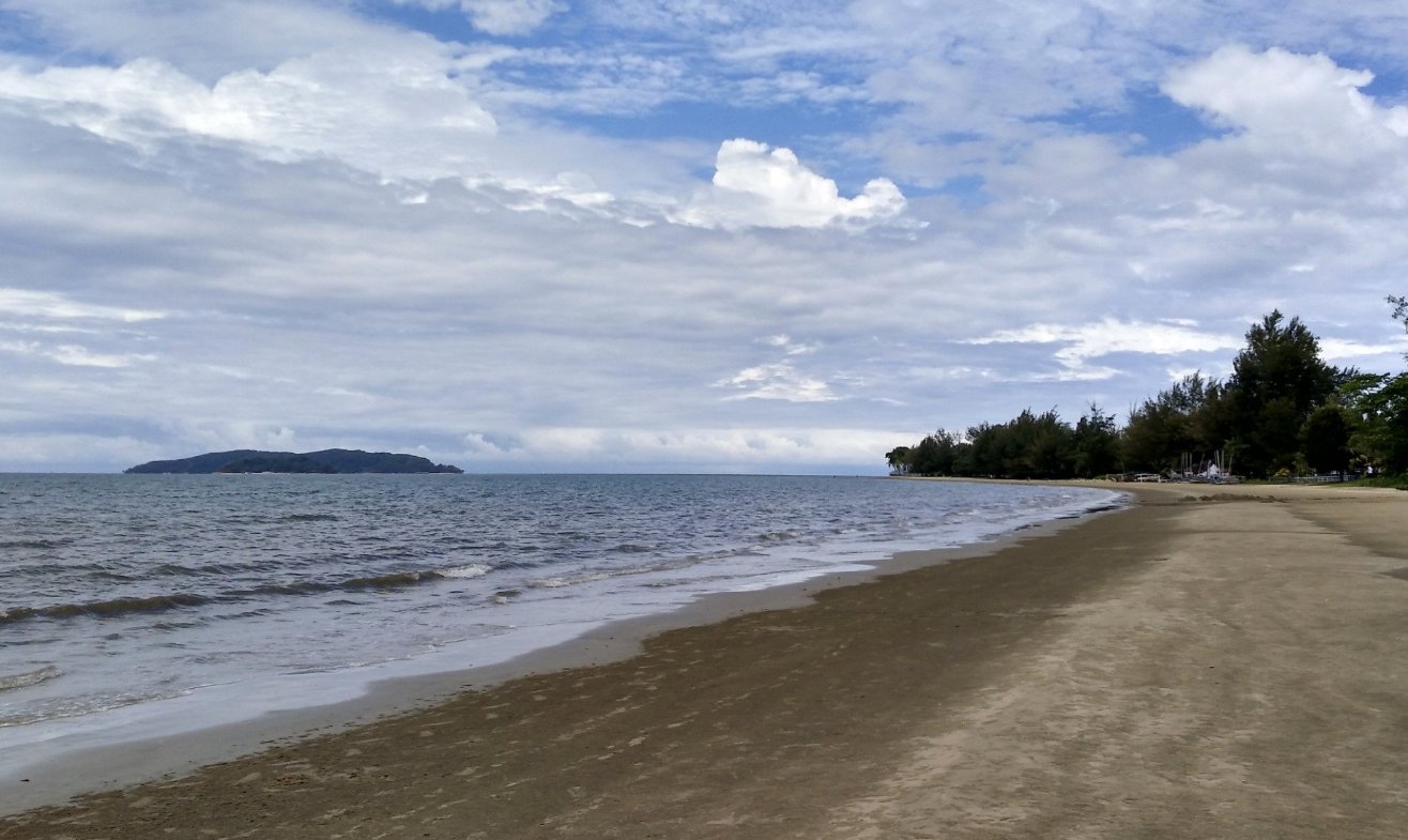 Photo of Tanjung Aru Beach, Kota Kinabalu Tanjung Aru Beach