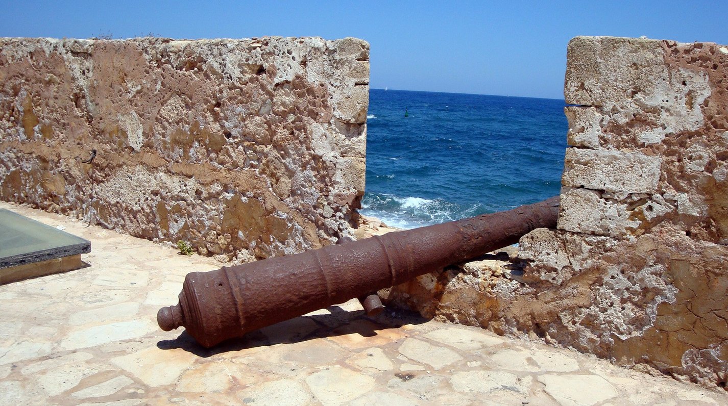 Photos of cannons on the Venetian Fortress Cannons on the fortress