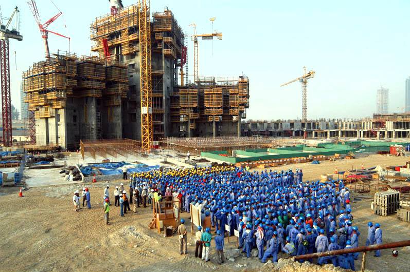 Photo of the builders of the Burj Khalifa building Burj Khalifa Builders