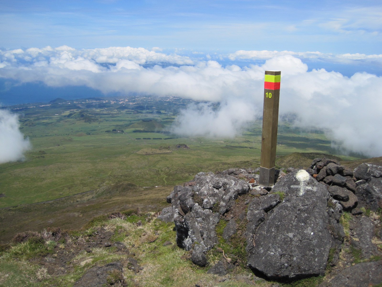 Photo of column number 10 Numbered column