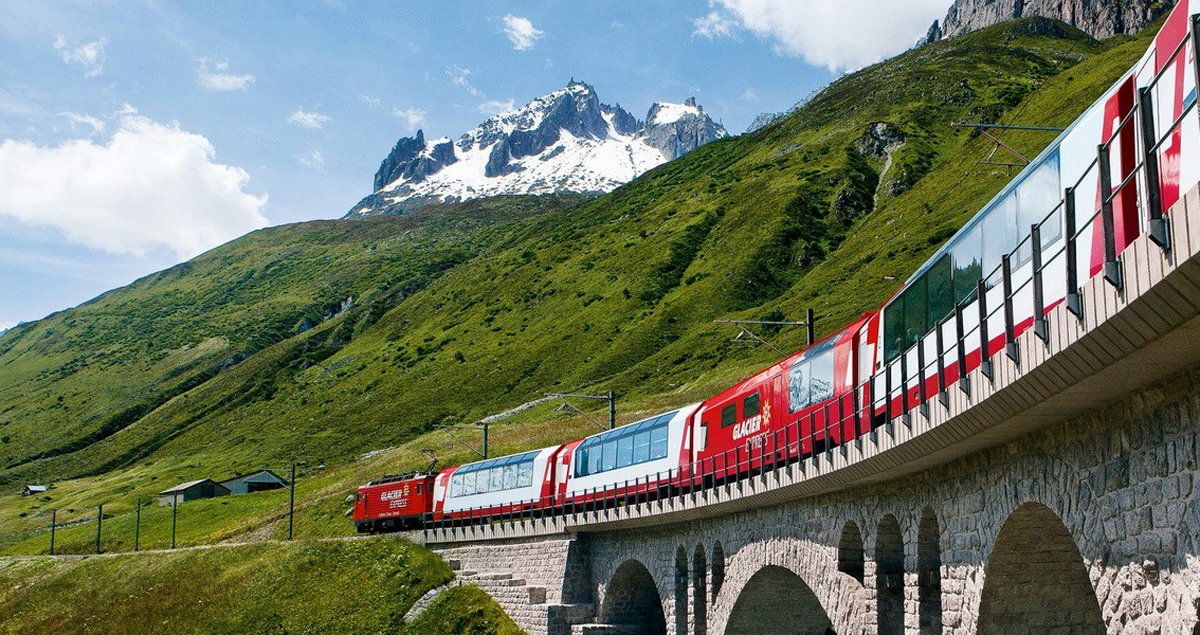 Photo of the train from Zurich to Zermatt Zurich-Zermatt train