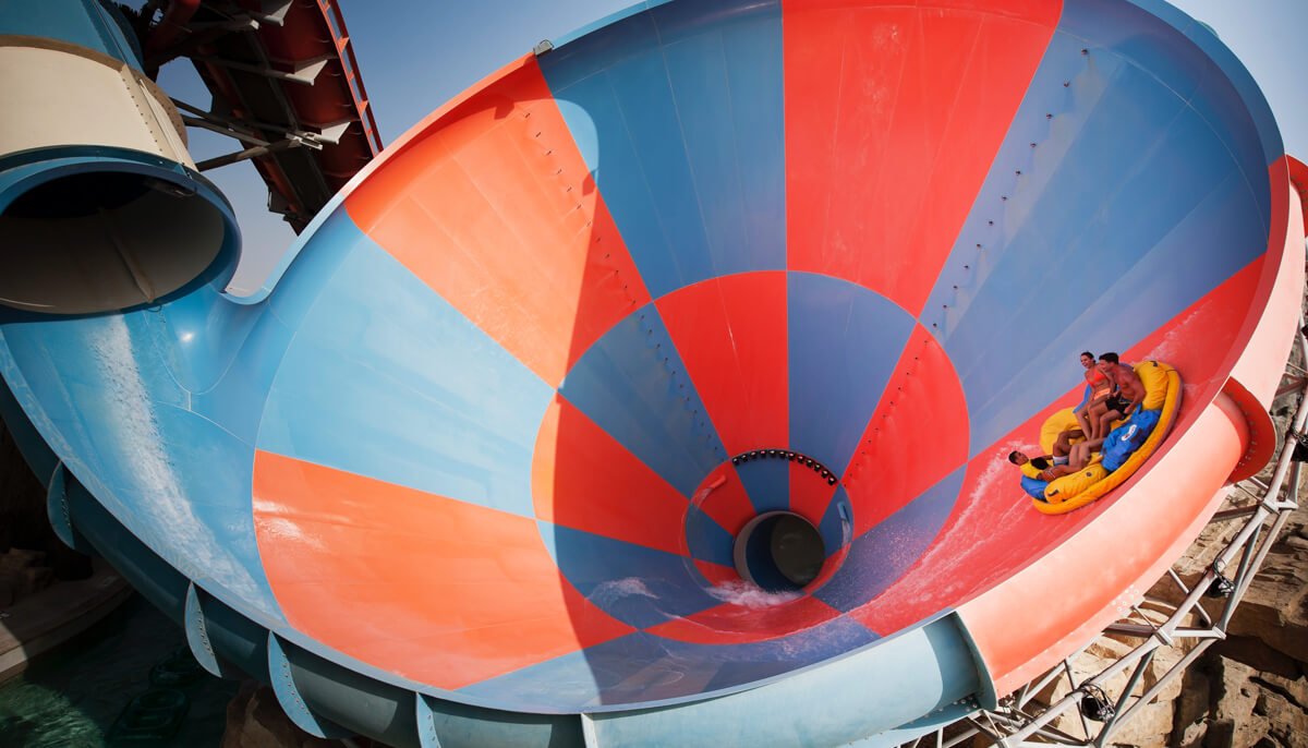 Dawwama Tunnel group descent at Yas Waterworld Dawwama Tunnel