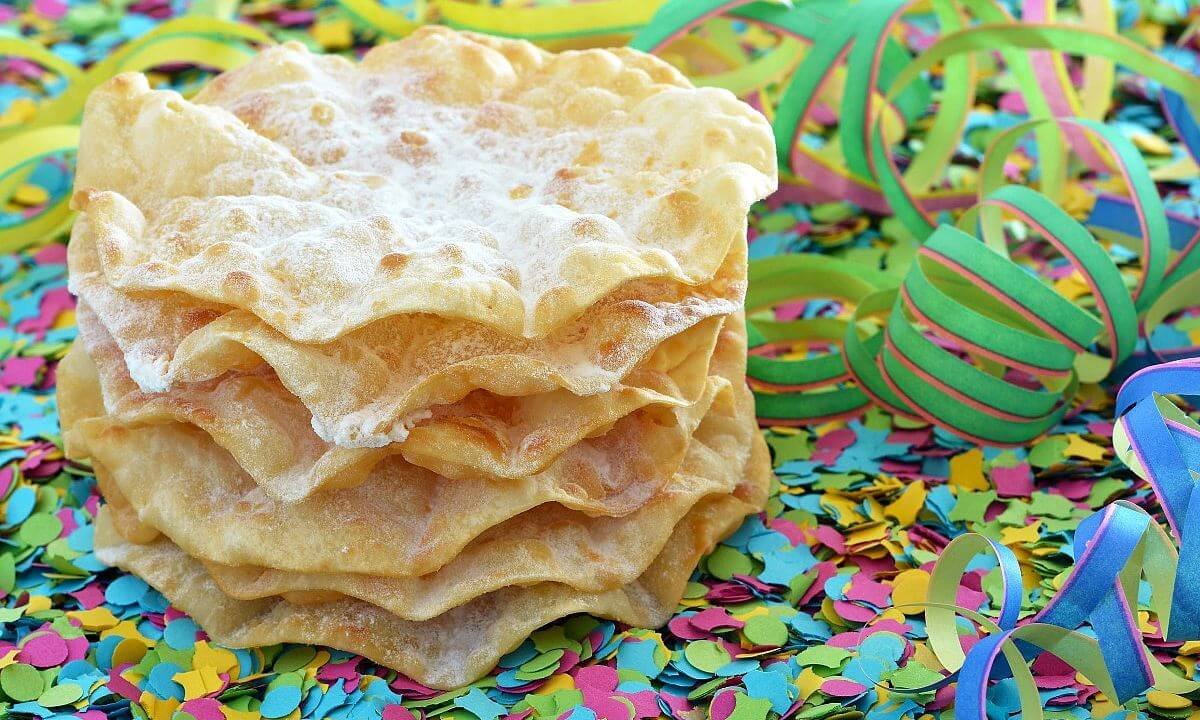 Photo varieties of dessert, ordinary firewood Fasnachtskiechli Хворост Fasnachtskiechli Chilbiblätz