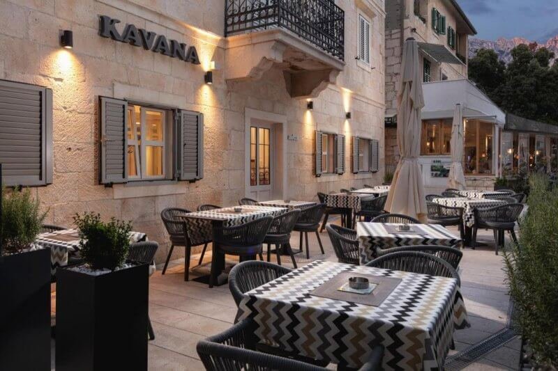 Pictured is the restaurant and entrance to the Hotel Croatia, Baska Voda Hotel Croatia Room