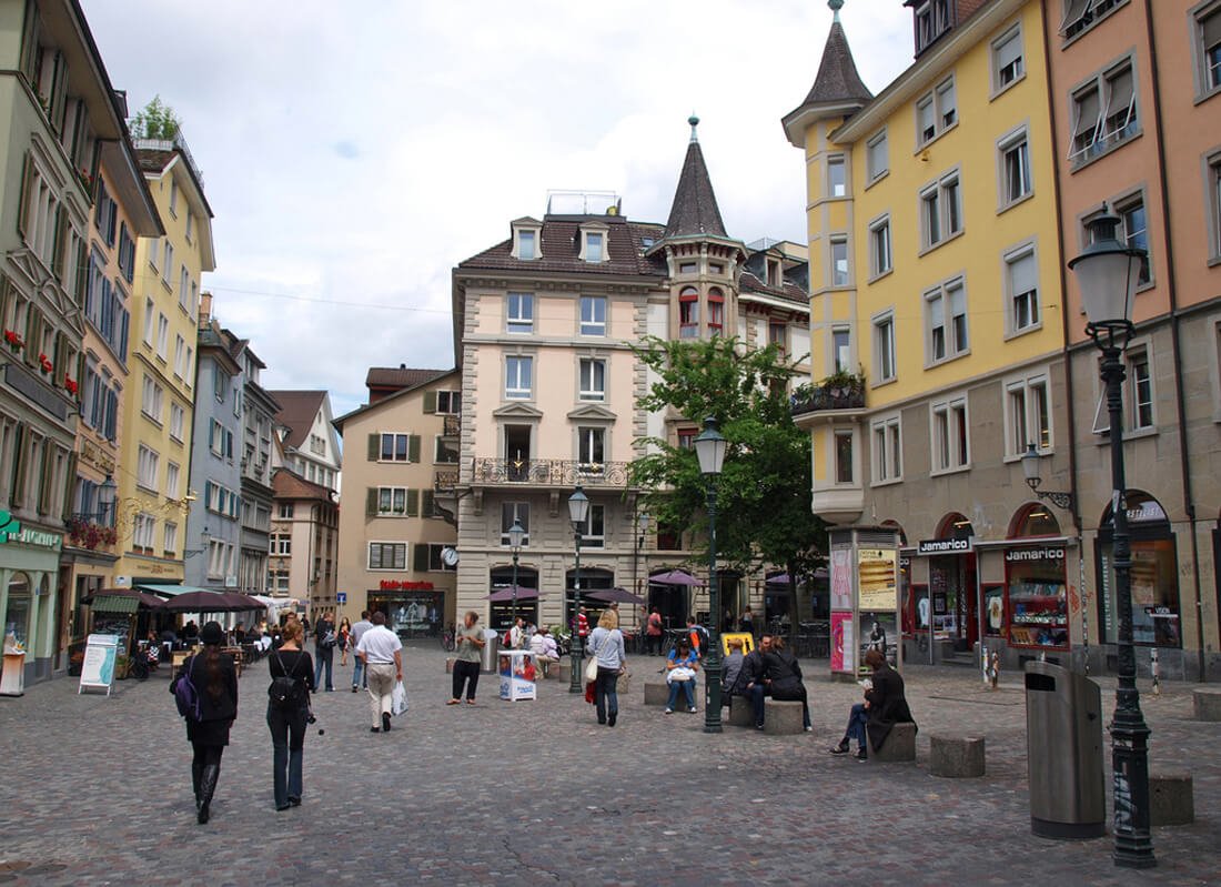 Photo of the Niederdorf district in Zurich Niederdorf district