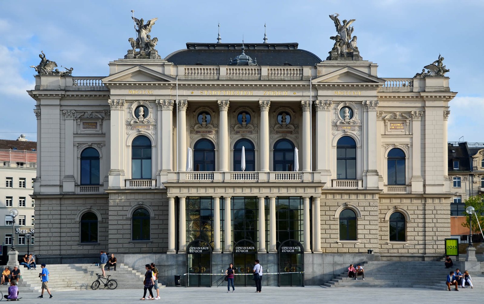 Photo of the Zurich Opera House Zurich Opera House (Opernhaus Zurich)