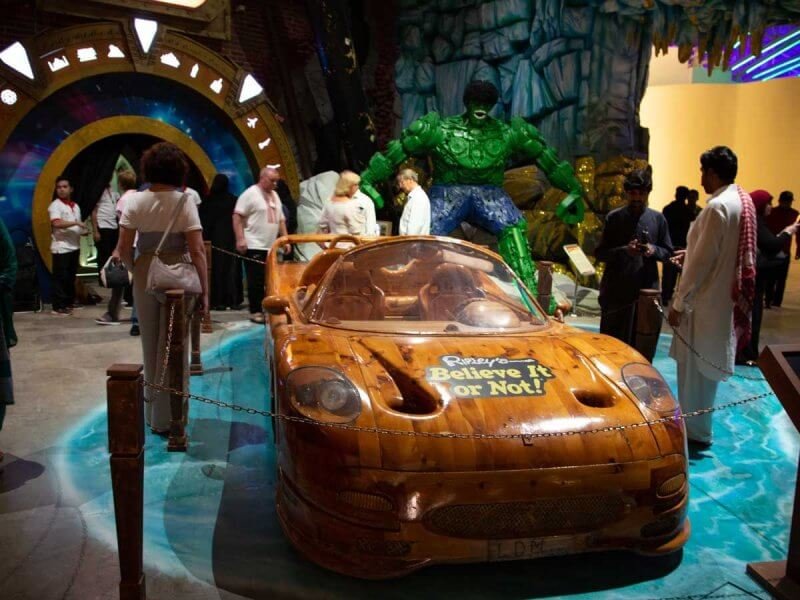 R в lipley’s Believe It or Not d Global Village Ripley's Global Village Exhibition