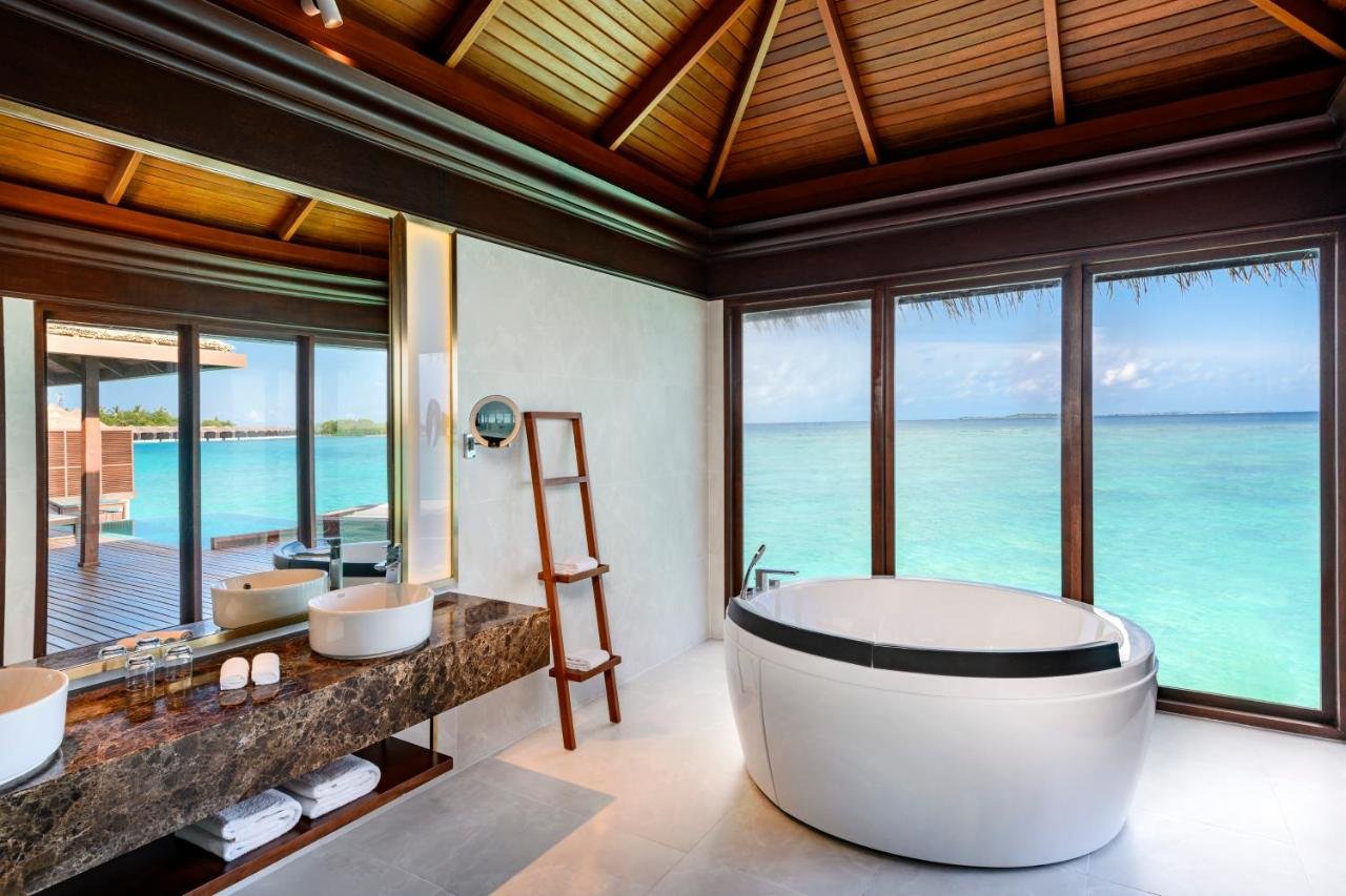 Sheraton Maldives Full Moon Resort & Spa 5*, Maldives