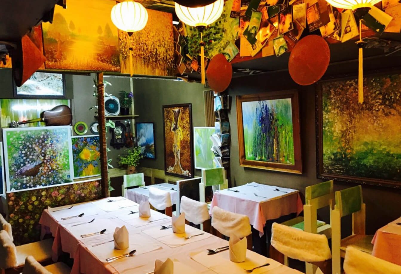Interior design of the Artist Alley restaurant Food establishment Khudozhestvennaya Alley