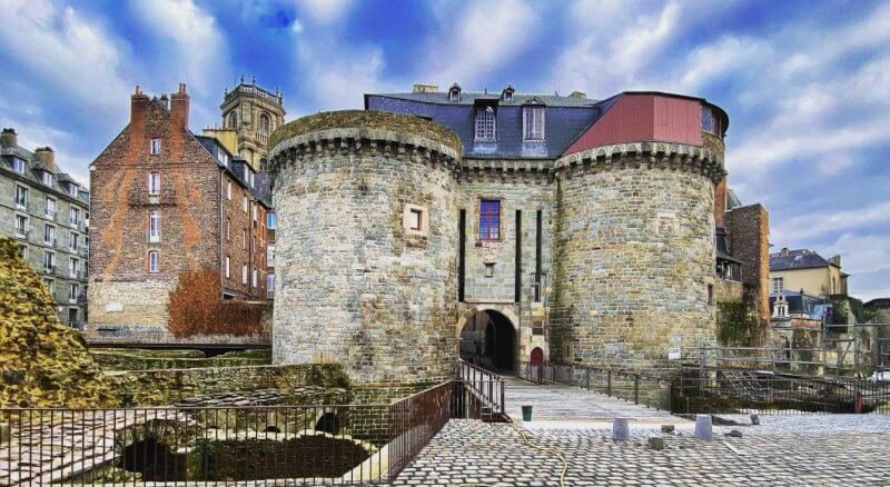 Postes Mordelaises-medieval landmark in Rennes Photo: Postes Mordelaises gate, Rennes