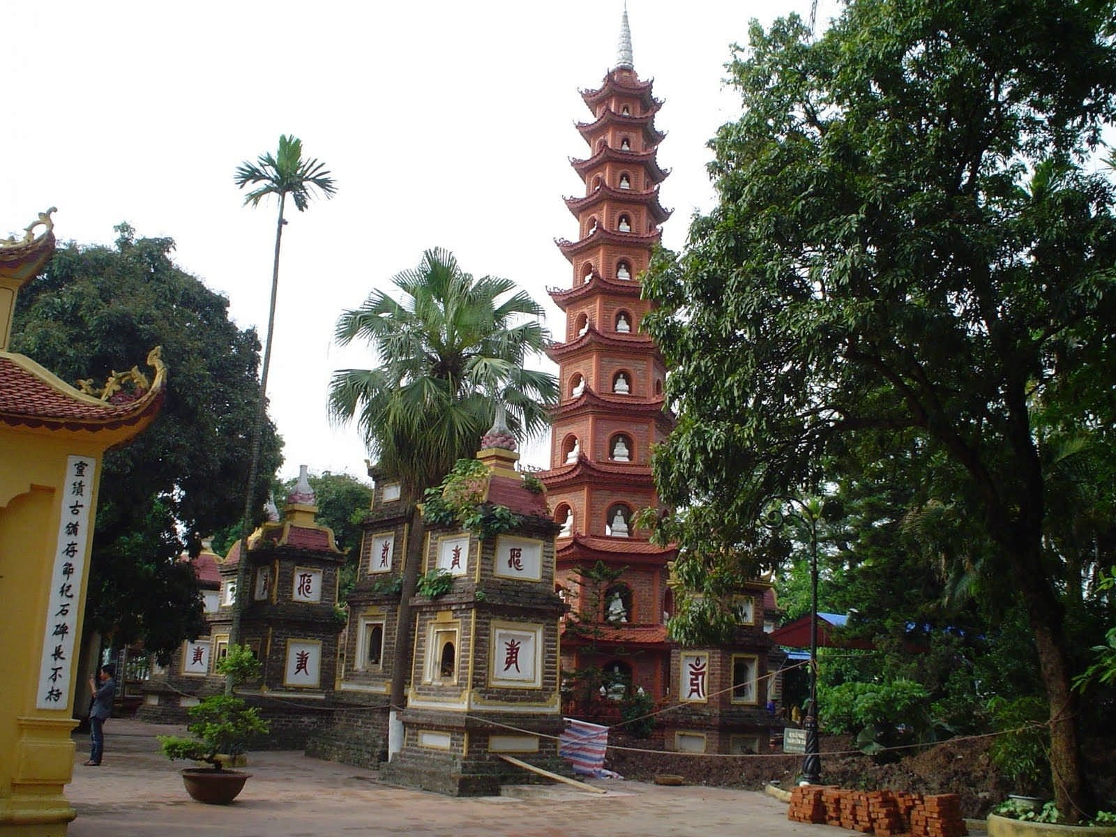 Tourist Attraction-Chan Quoc Pagoda in Hanoi Chan Quoc Pagoda