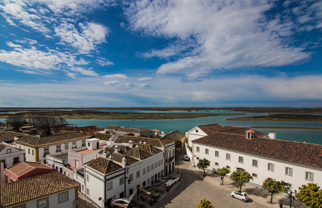 View of Faro from the observation deck on one of the churches Photo: Faro city and bay view