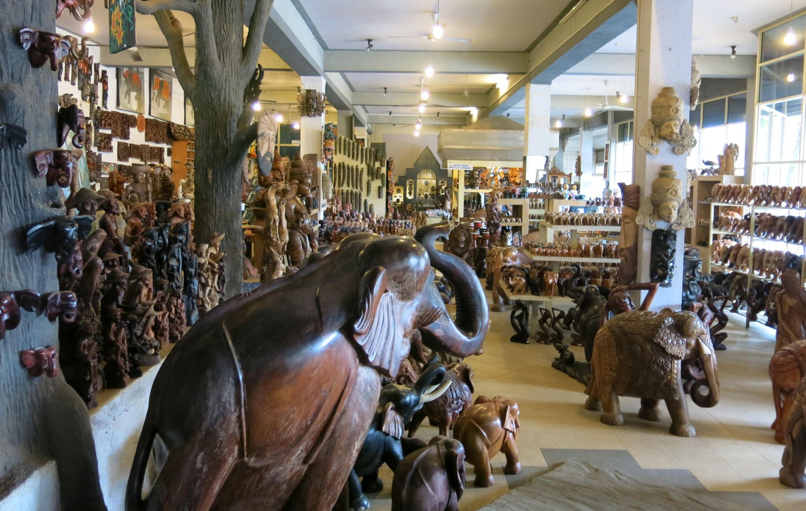 Photo of souvenir products in a souvenir shop, Hikkaduwa Hikkaduwa Souvenir Shop