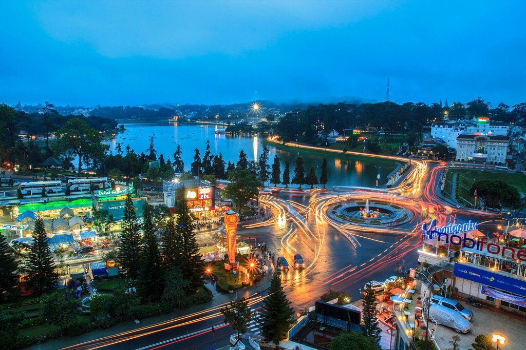 Central Dalat Square and lake in the evening City in the evening
