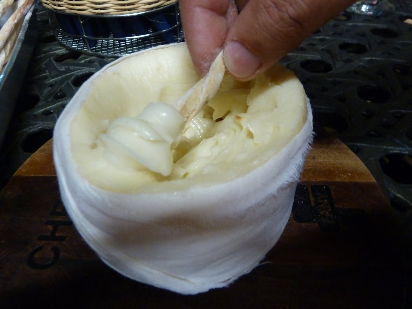 Queijo Serra da Estrela – soft sheep cheese "queijo serra de estrela" Queijo Serra da Estrela