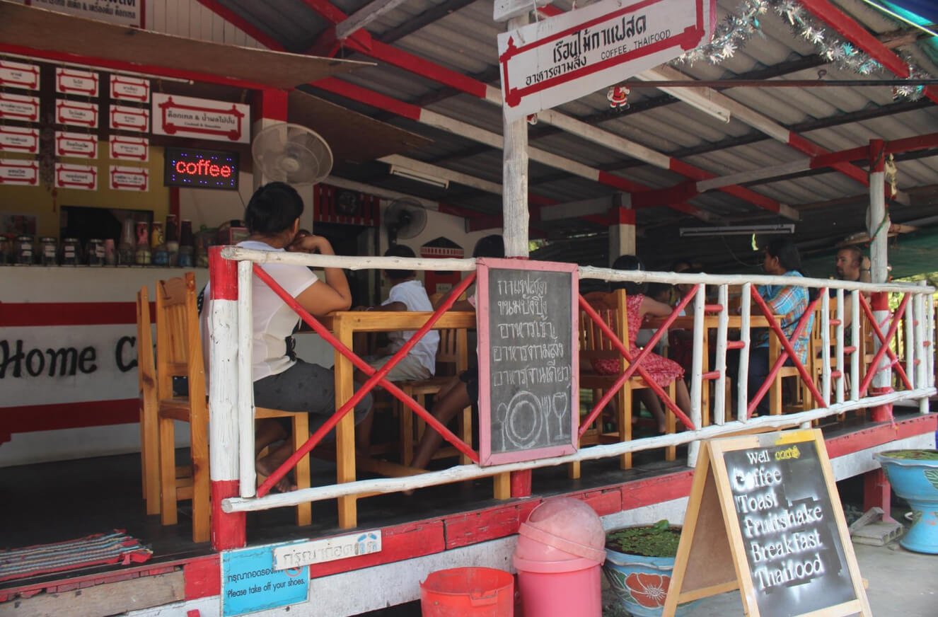 Sai Noi Beach Cafe in Hua Hin There is a modest cafe