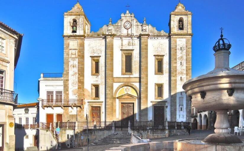 Photo of the Temple of Santo Antau in Evora in the northern part of Giraldo Square Temple of Santo Antau in Evora