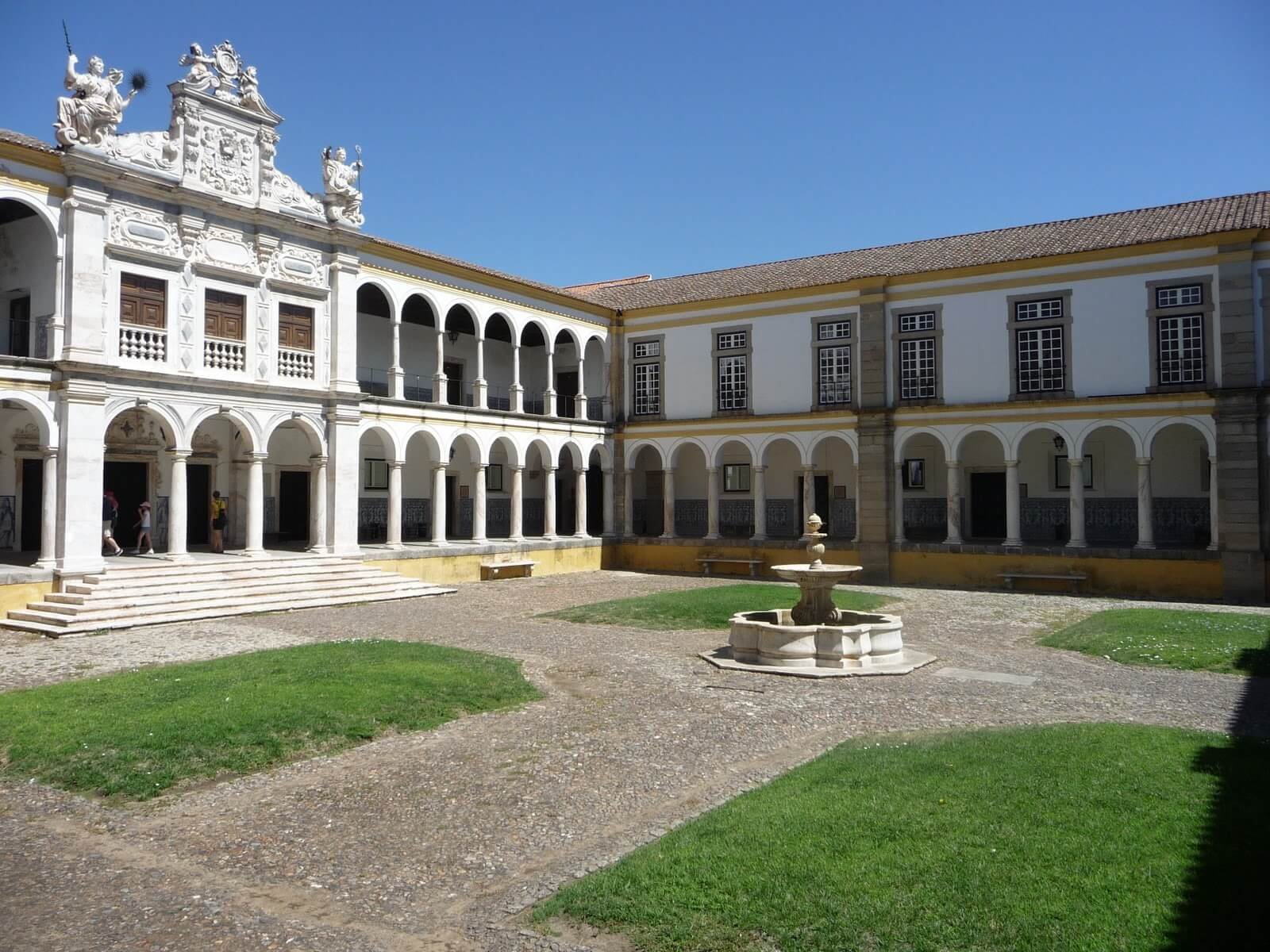 Photo by Evora University University of Evora