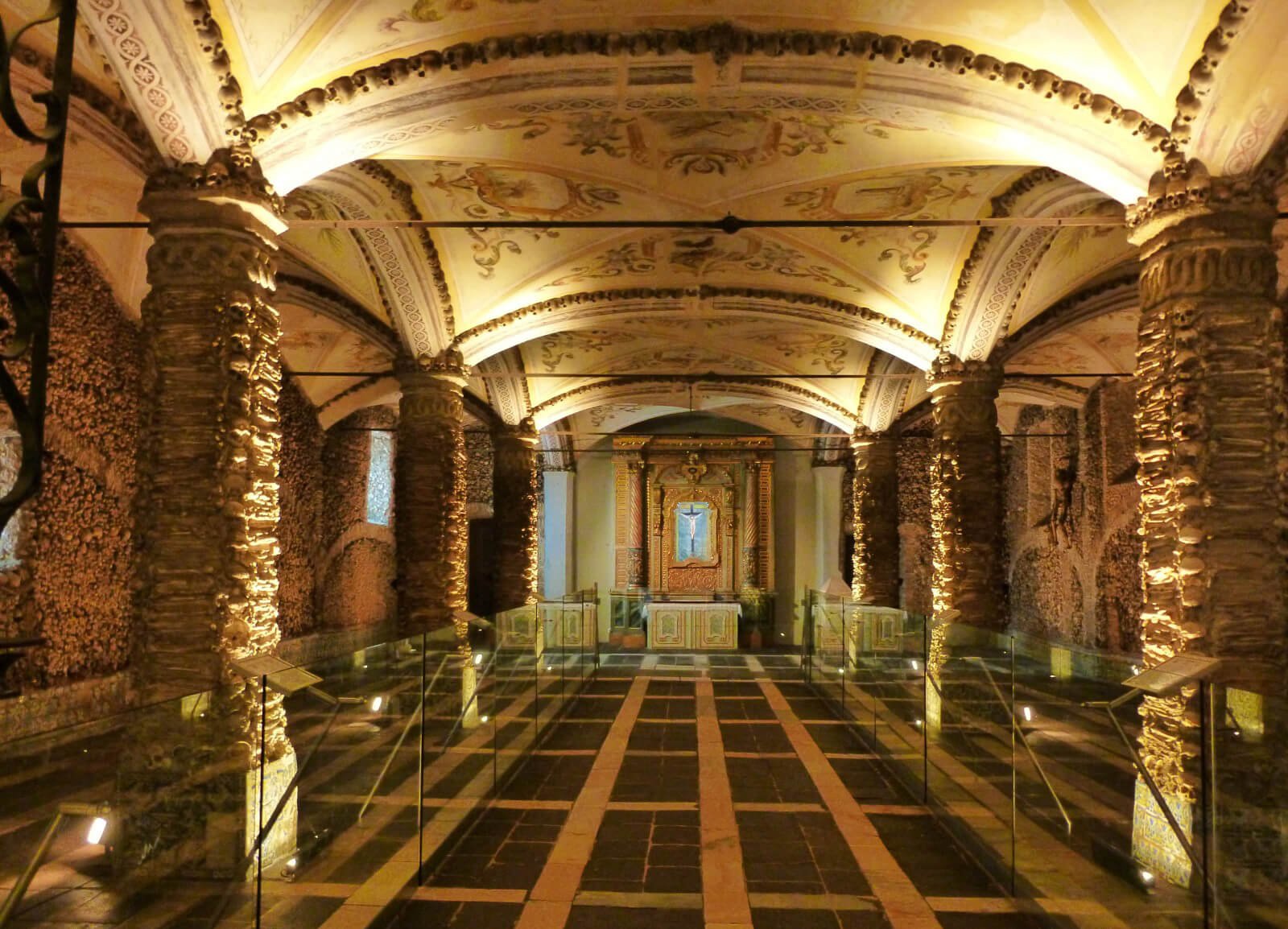 Photo in the Chapel of the bones of Osush in Evora Chapel of Bones Drained
