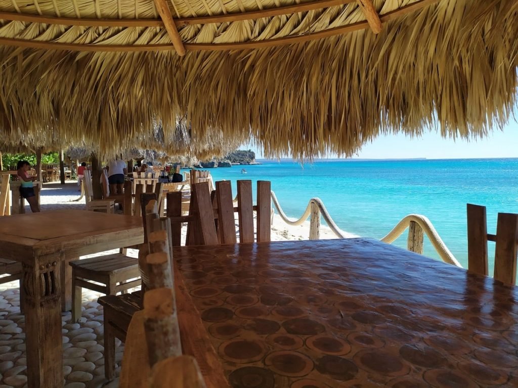 glamping in the bay of eagles restaurant