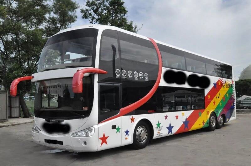 Sightseeing bus