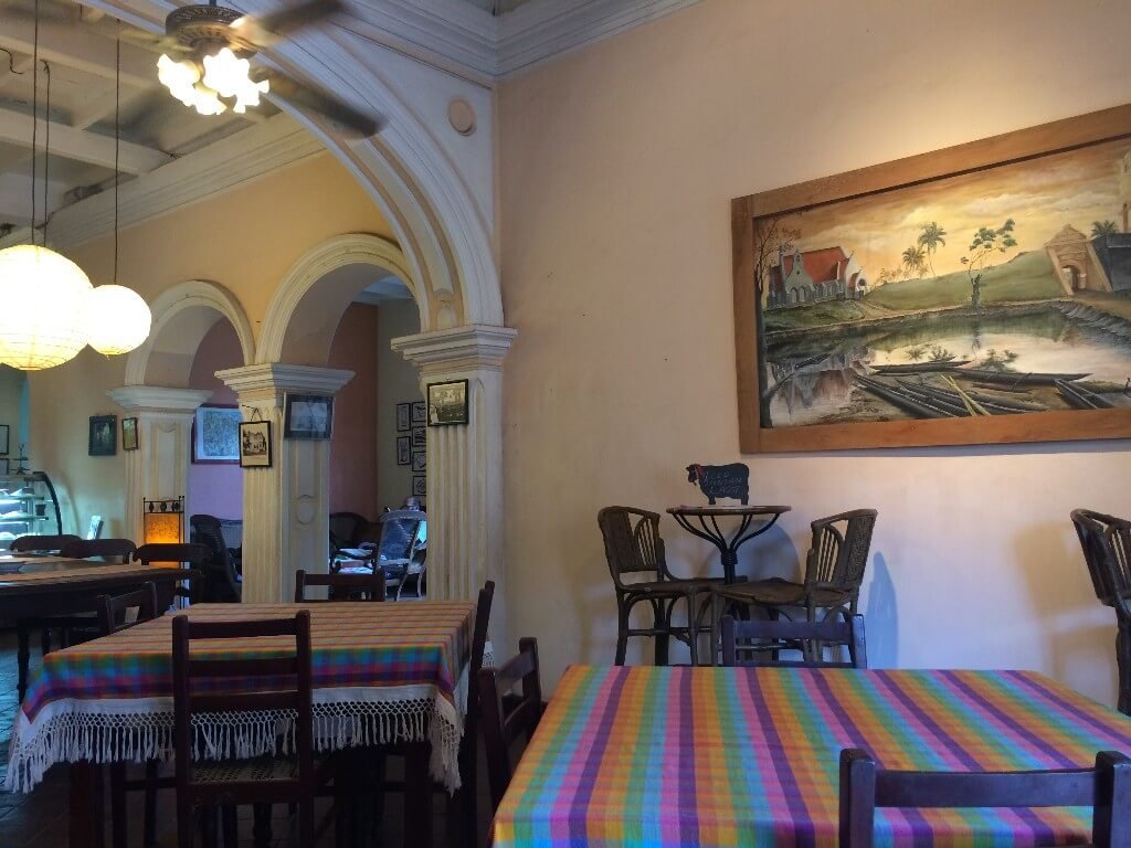 Photo at a cafe in Negombo At a cafe in Negombo