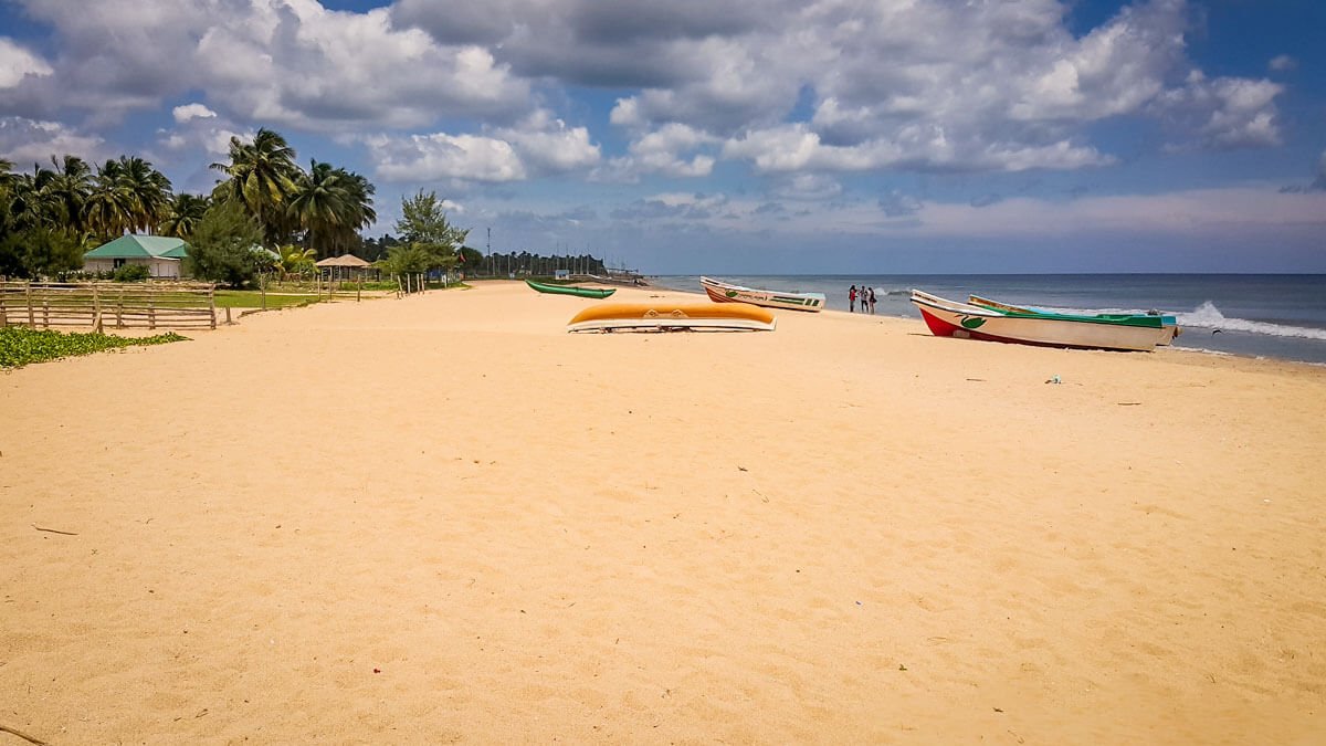 Photo of golden sand on Nilaveli beach Golden sand on Nilaveli beach