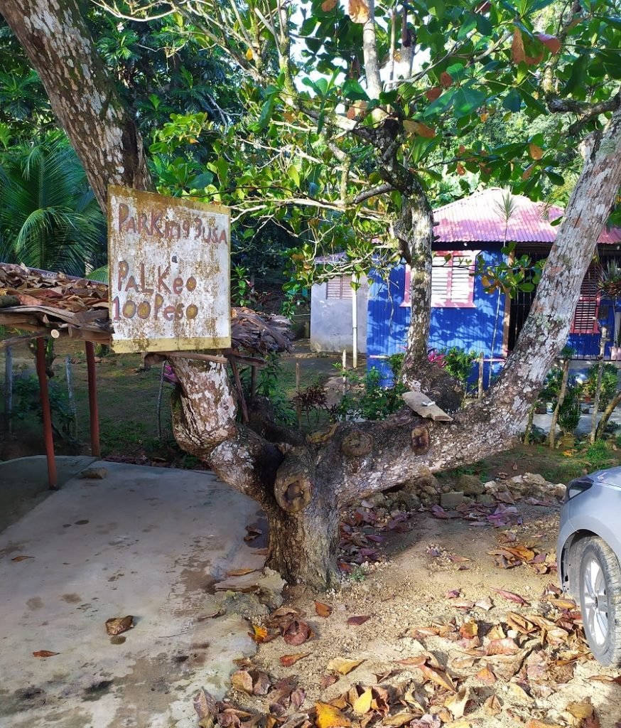 parking to el limon waterfall