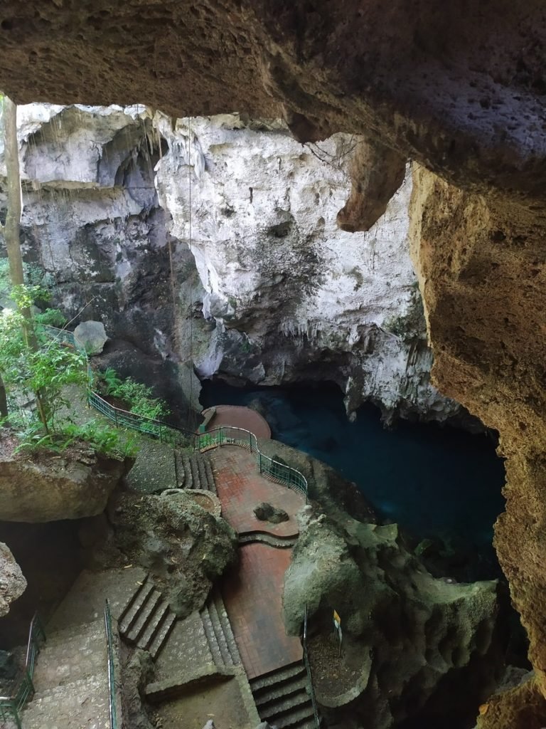 пещера los tres ojos