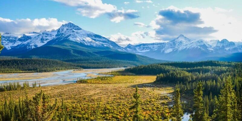 Photo: Nature and mountains in Saskatchewan Photo: Geography of Saskatchewan